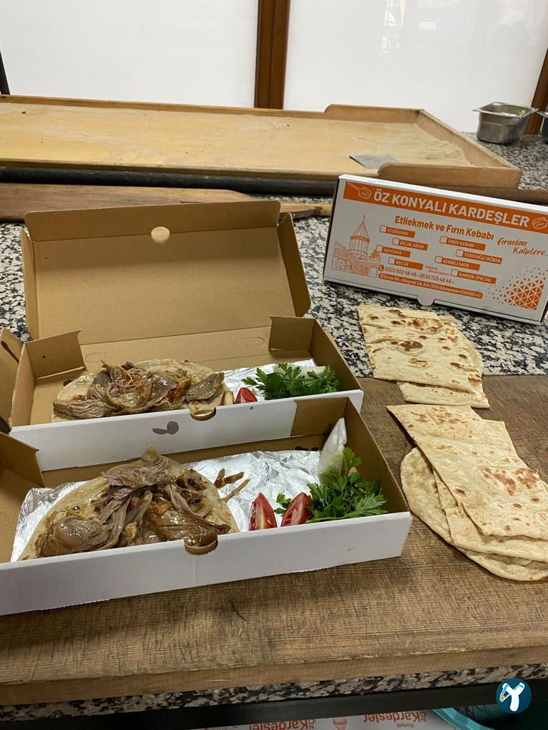 Öz Konyalı Kardeşler Etli Ekmek Fırın Kebabı Eskişehir Emek Mahallesi