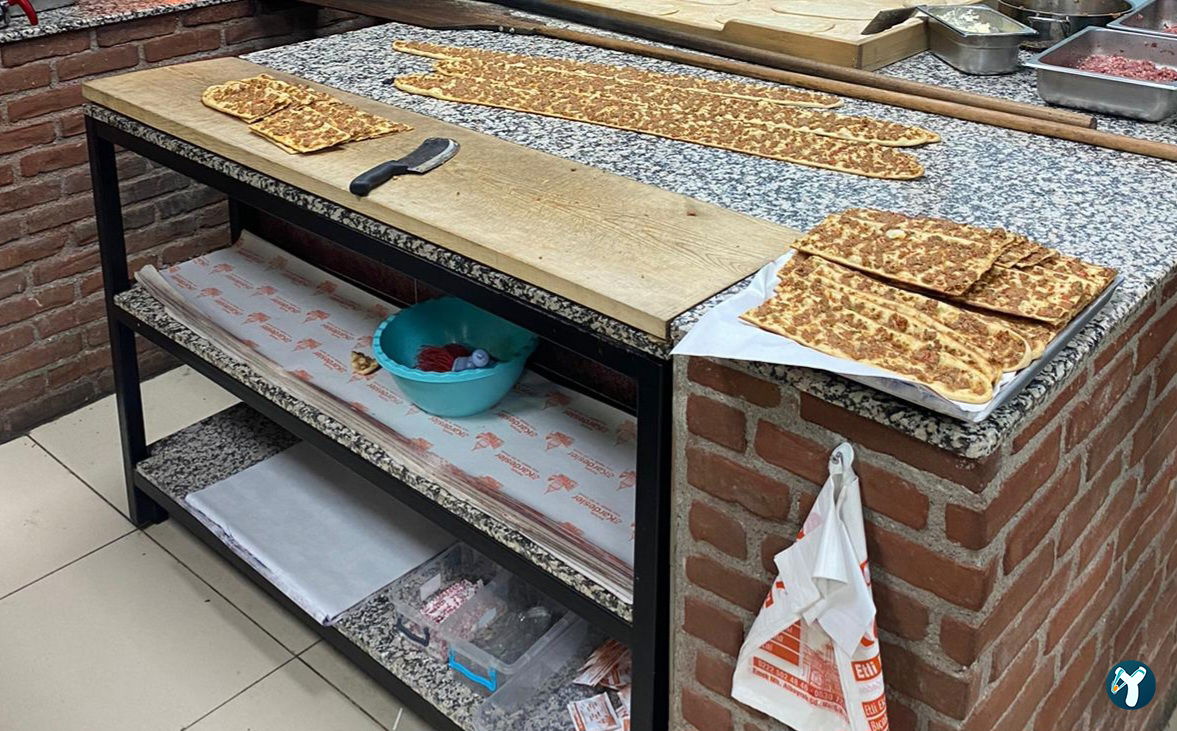 Öz Konyalı Kardeşler Etli Ekmek Fırın Kebabı Eskişehir Emek Mahallesi