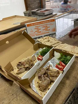 Öz Konyalı Kardeşler Etli Ekmek Fırın Kebabı Eskişehir Emek Mahallesi resimleri
