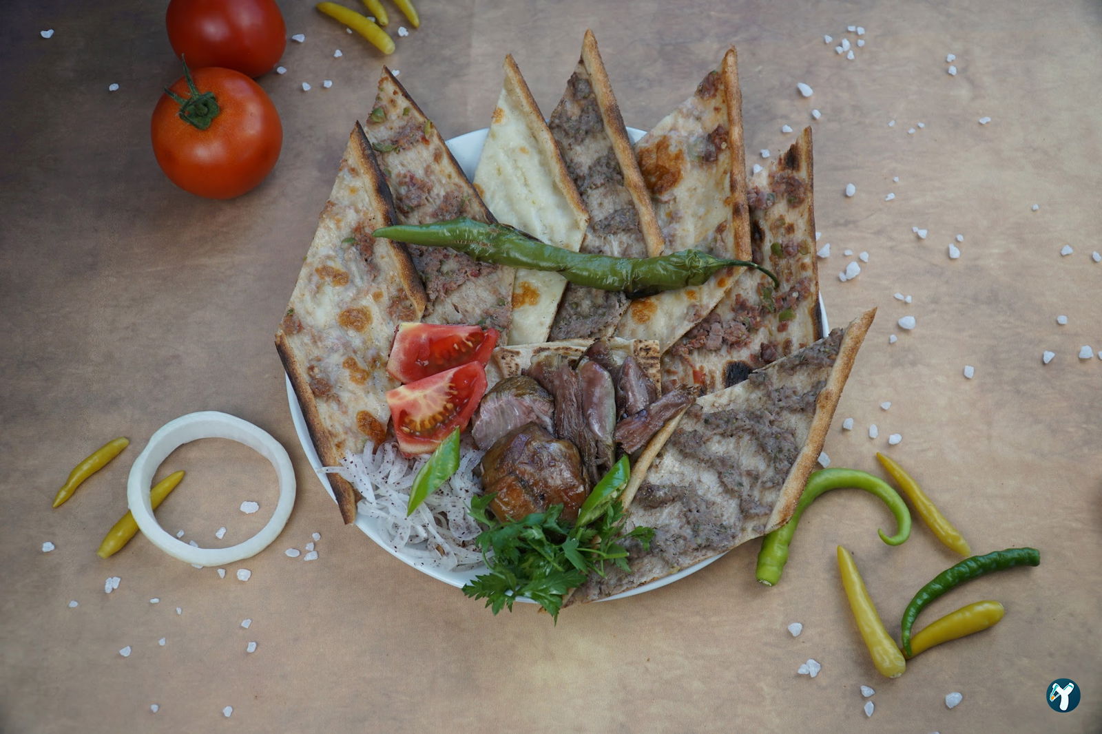 Öz Konyalı Kardeşler Etli Ekmek Fırın Kebabı Eskişehir Emek Mahallesi