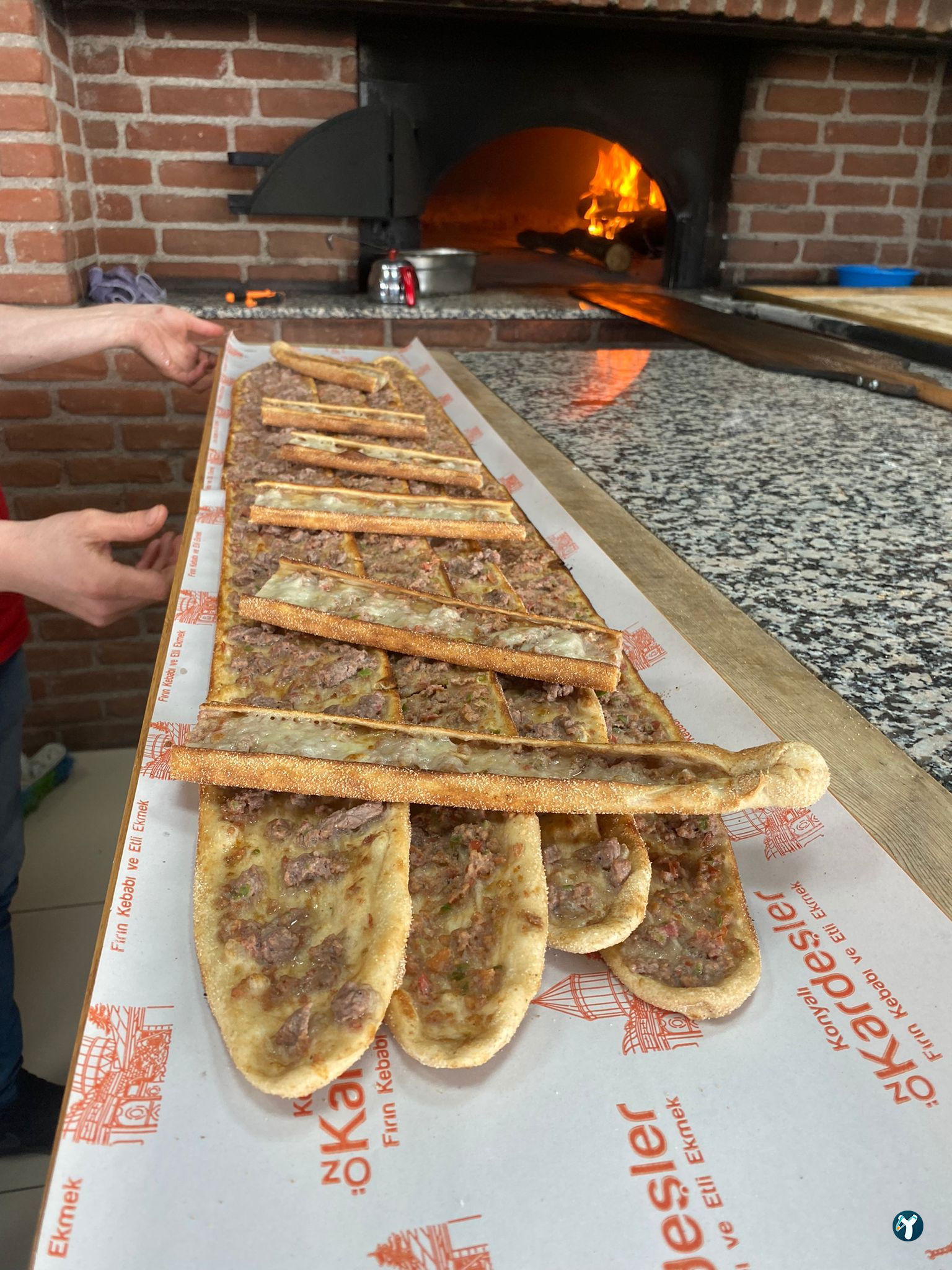 Öz Konyalı Kardeşler Etli Ekmek Fırın Kebabı Eskişehir Emek Mahallesi