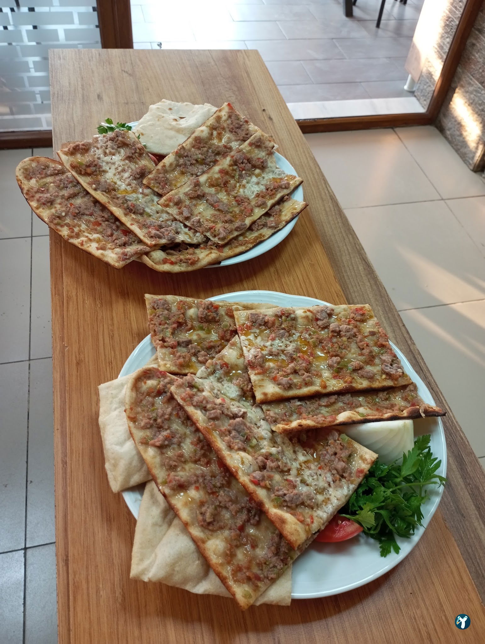 Öz Konyalı Kardeşler Etli Ekmek Fırın Kebabı Eskişehir Emek Mahallesi