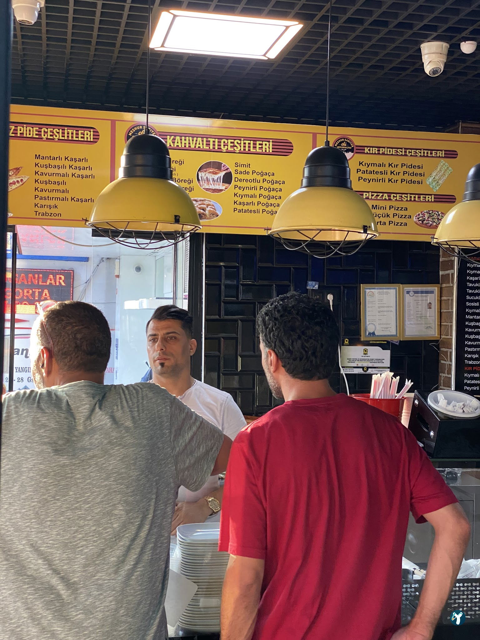 Meşhur Sarıyer Börekçisi Arnavutköy