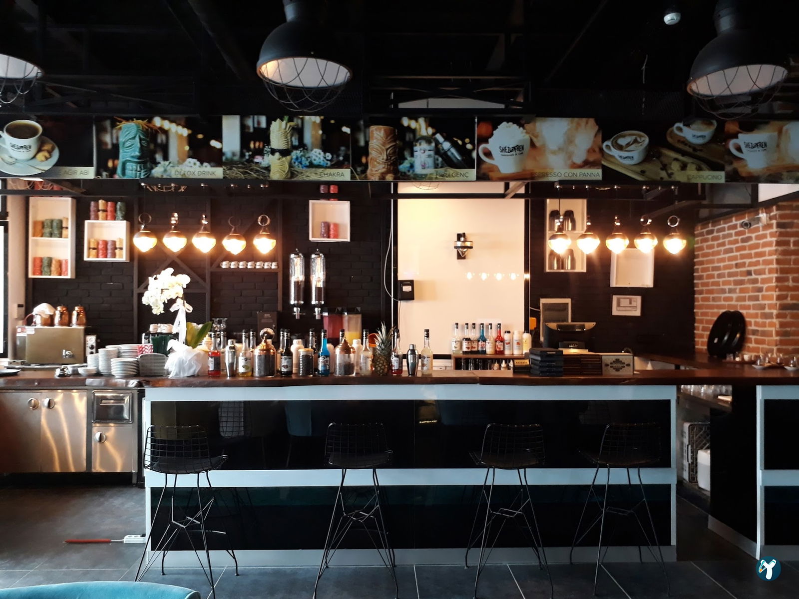 Shez O Fren Cafe
