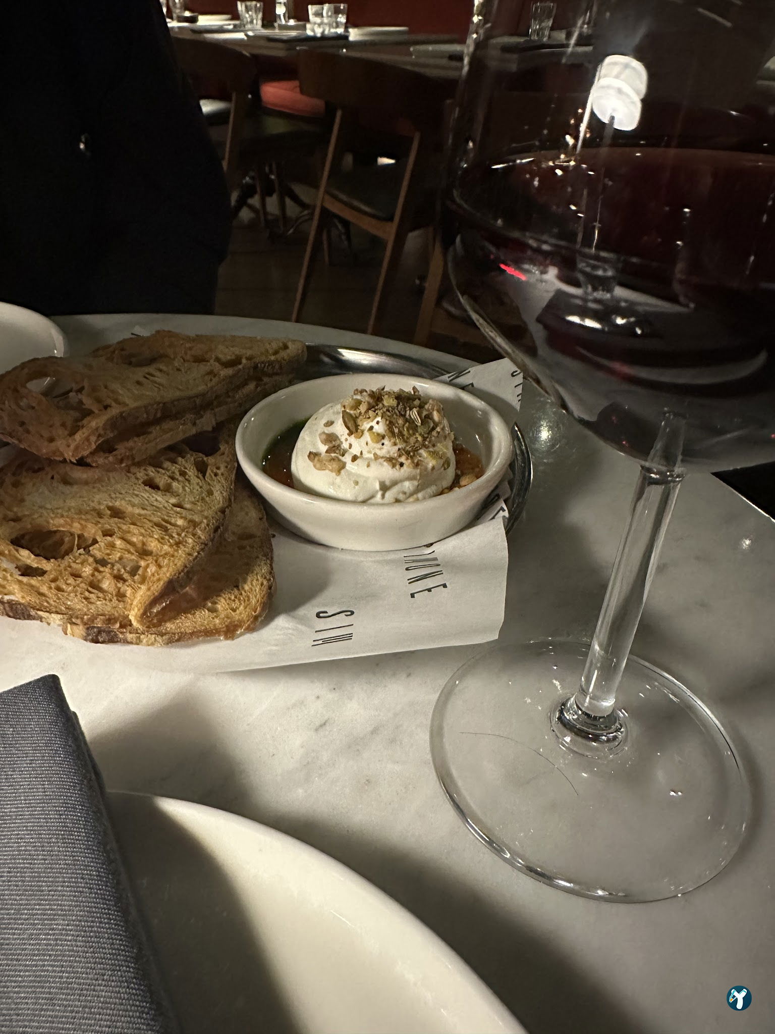 Simone Bar Food Wine