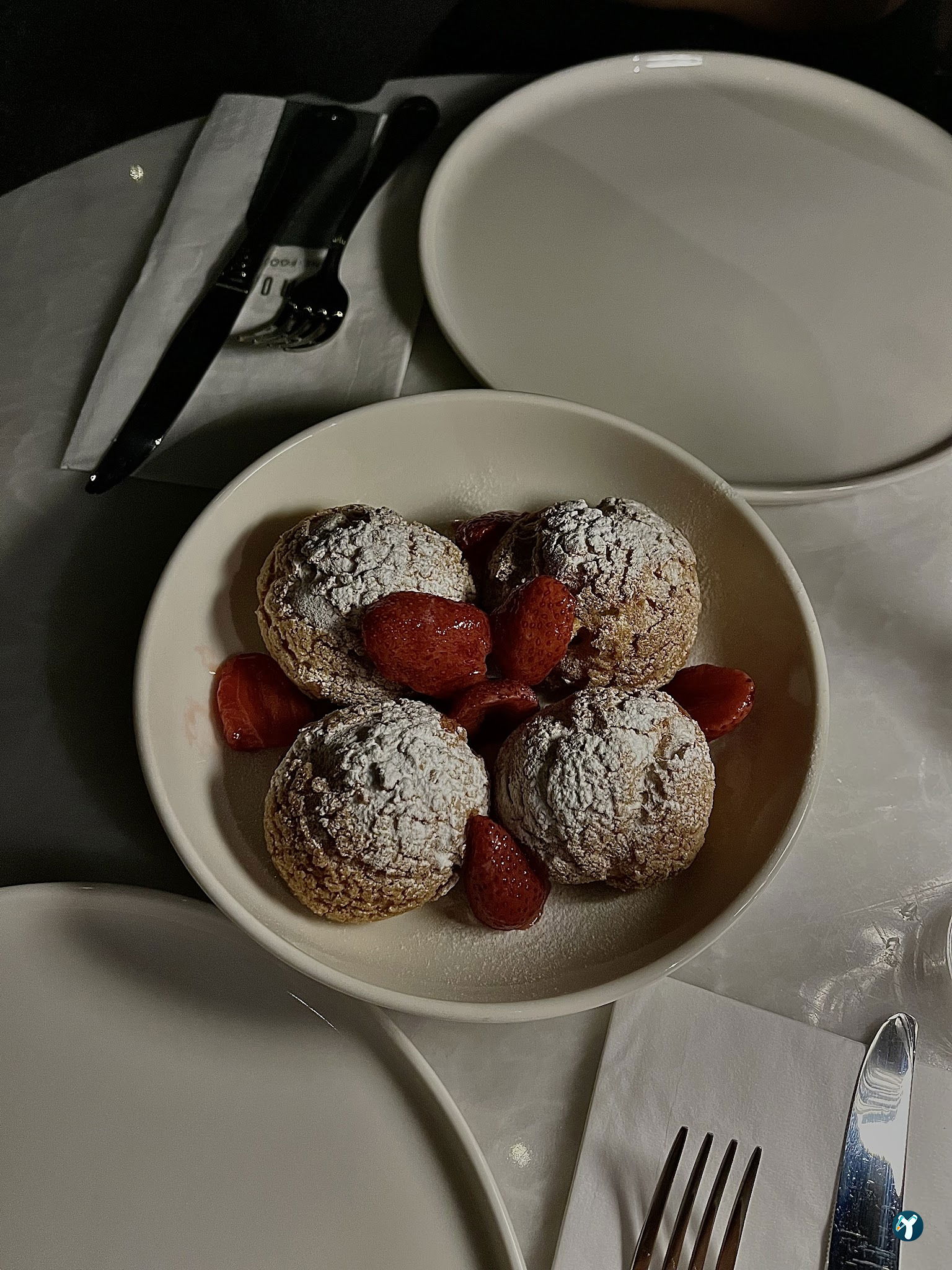 Simone Bar Food Wine