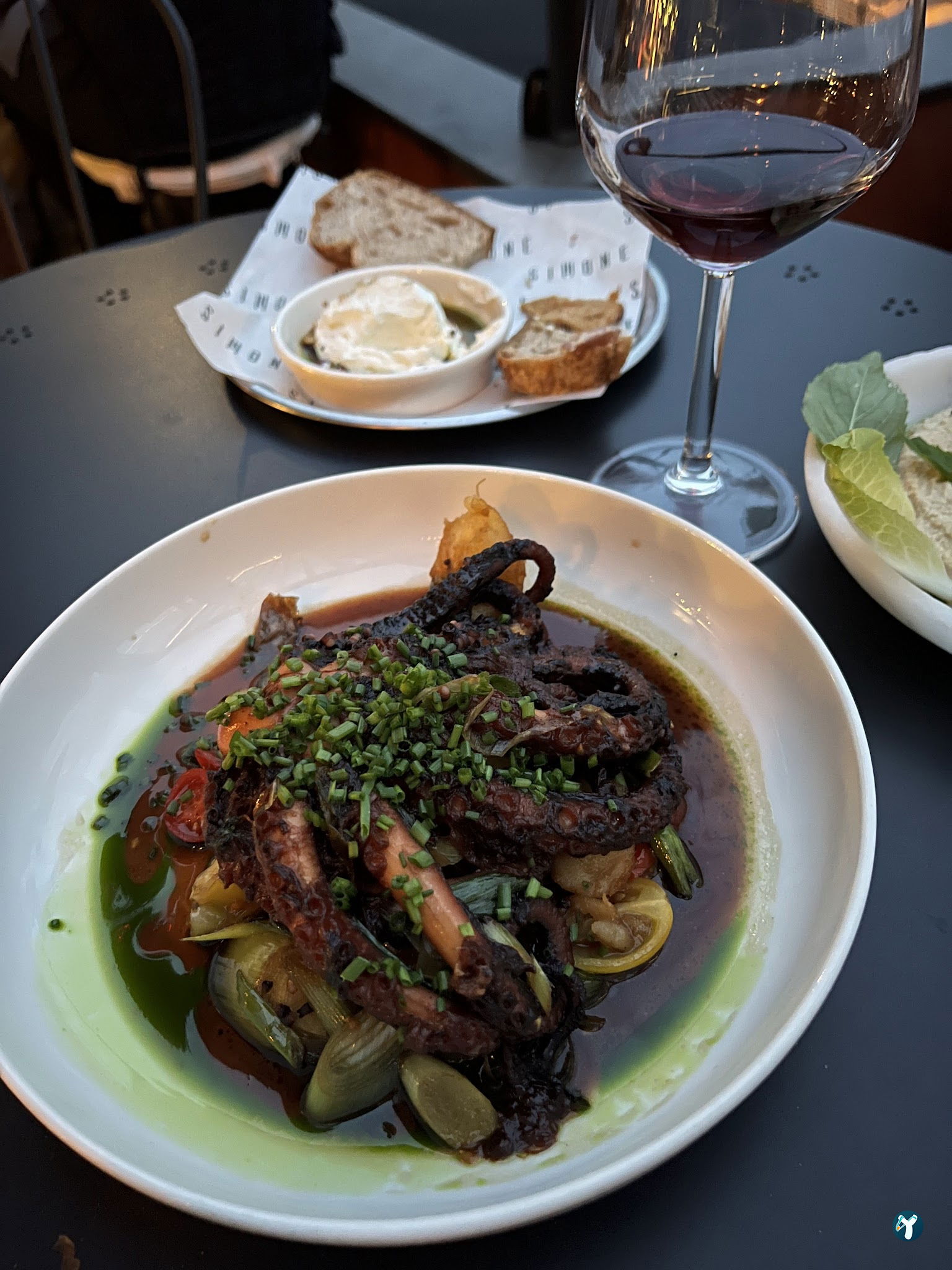 Simone Bar Food Wine