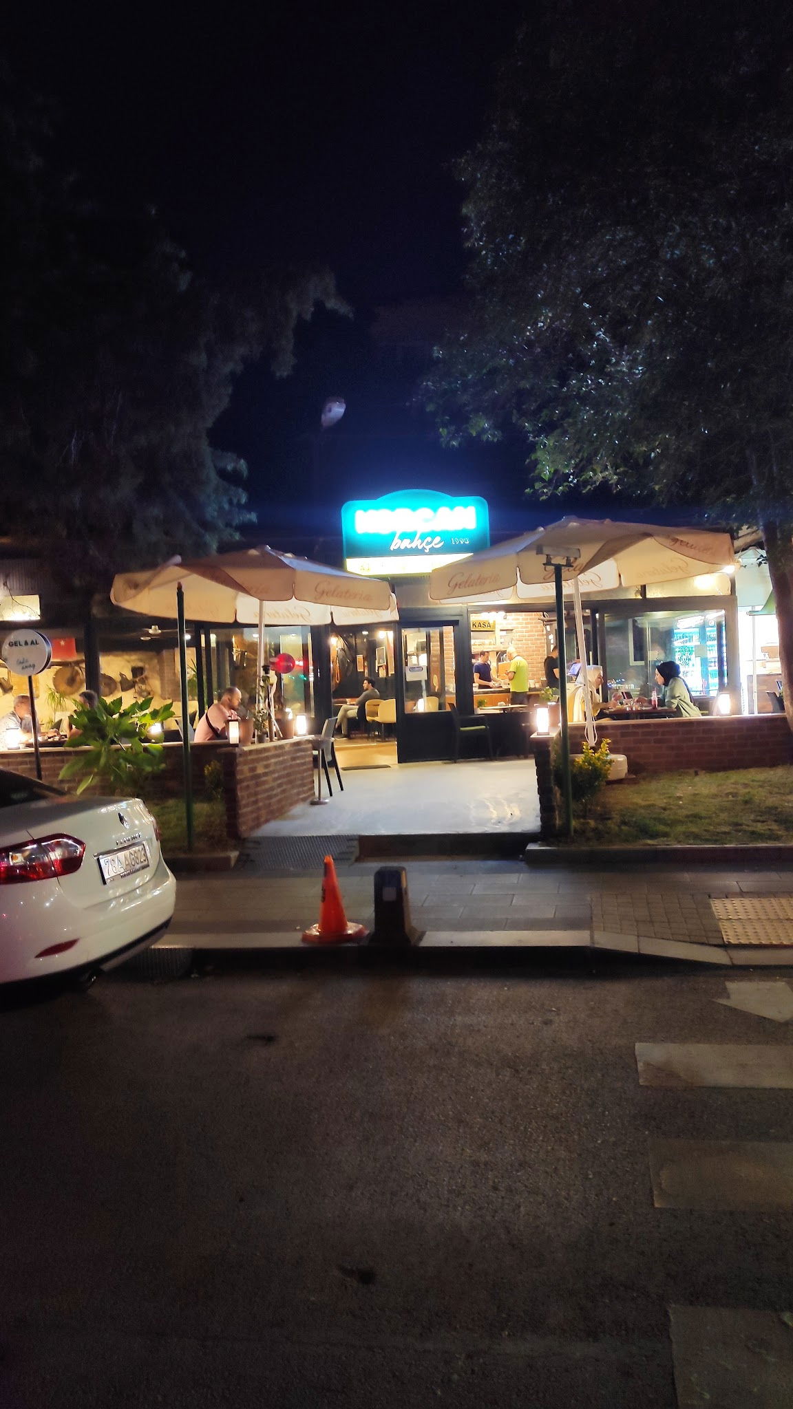 Korcan Aile Cay Bahcesi