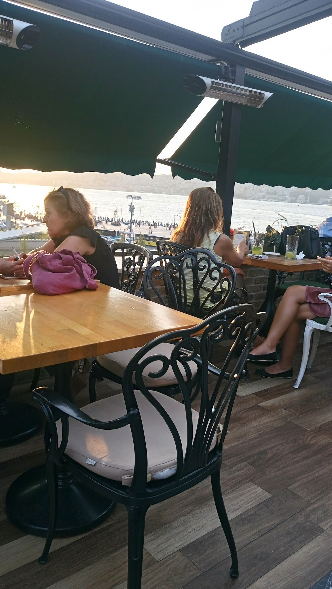 Trend 216 Cafe Restaurant