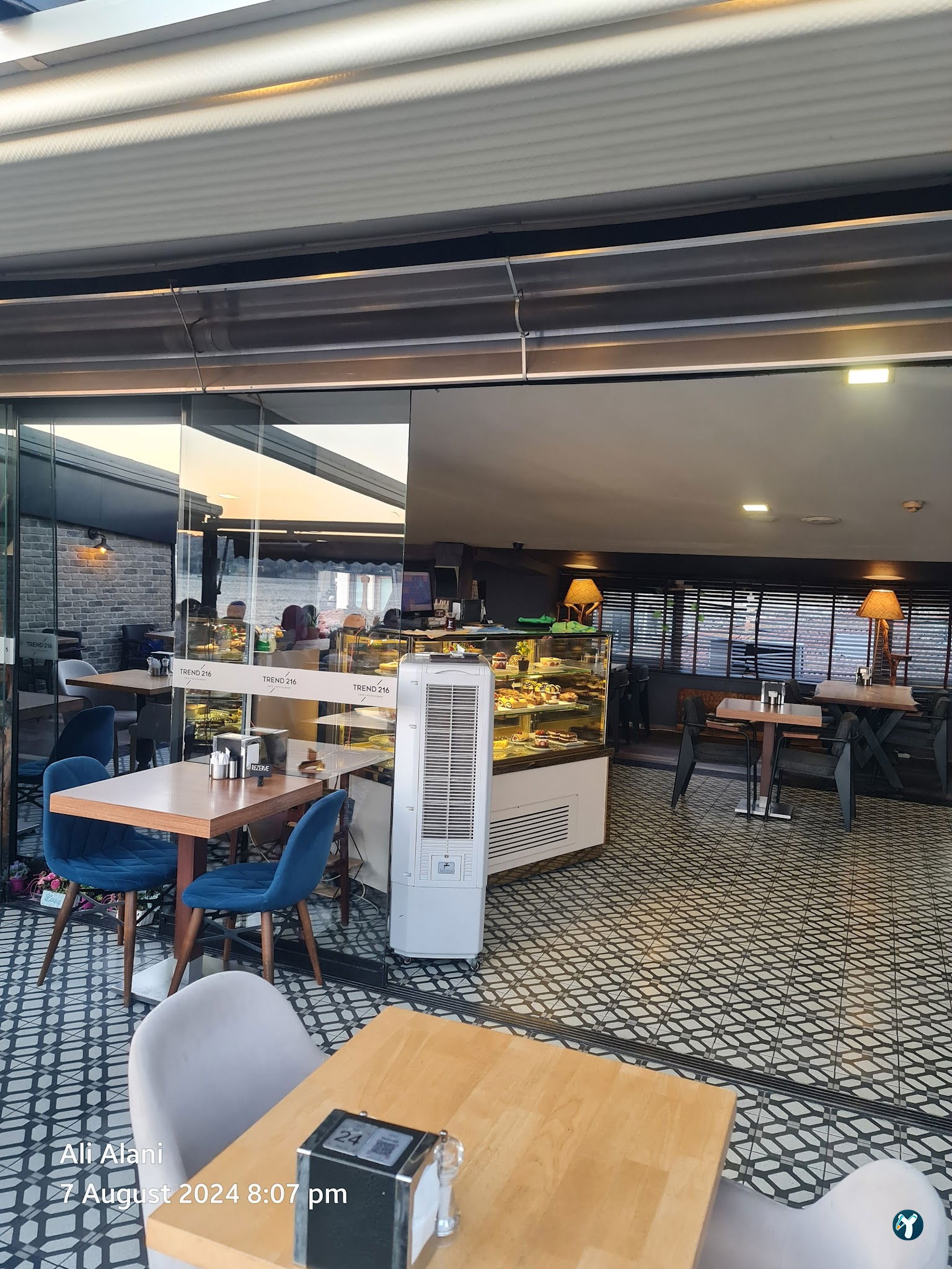 Trend 216 Cafe Restaurant