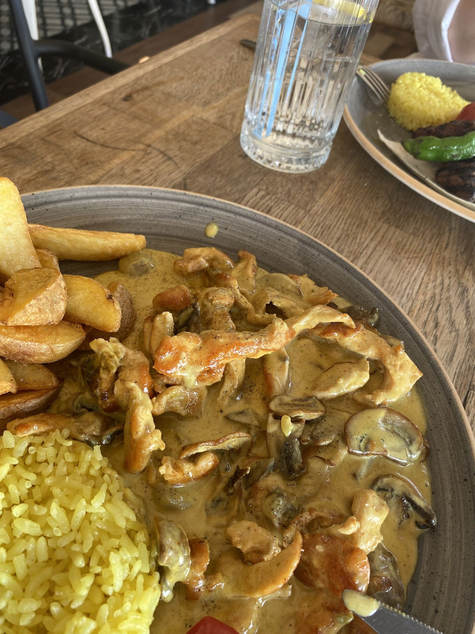 Trend 216 Cafe Restaurant