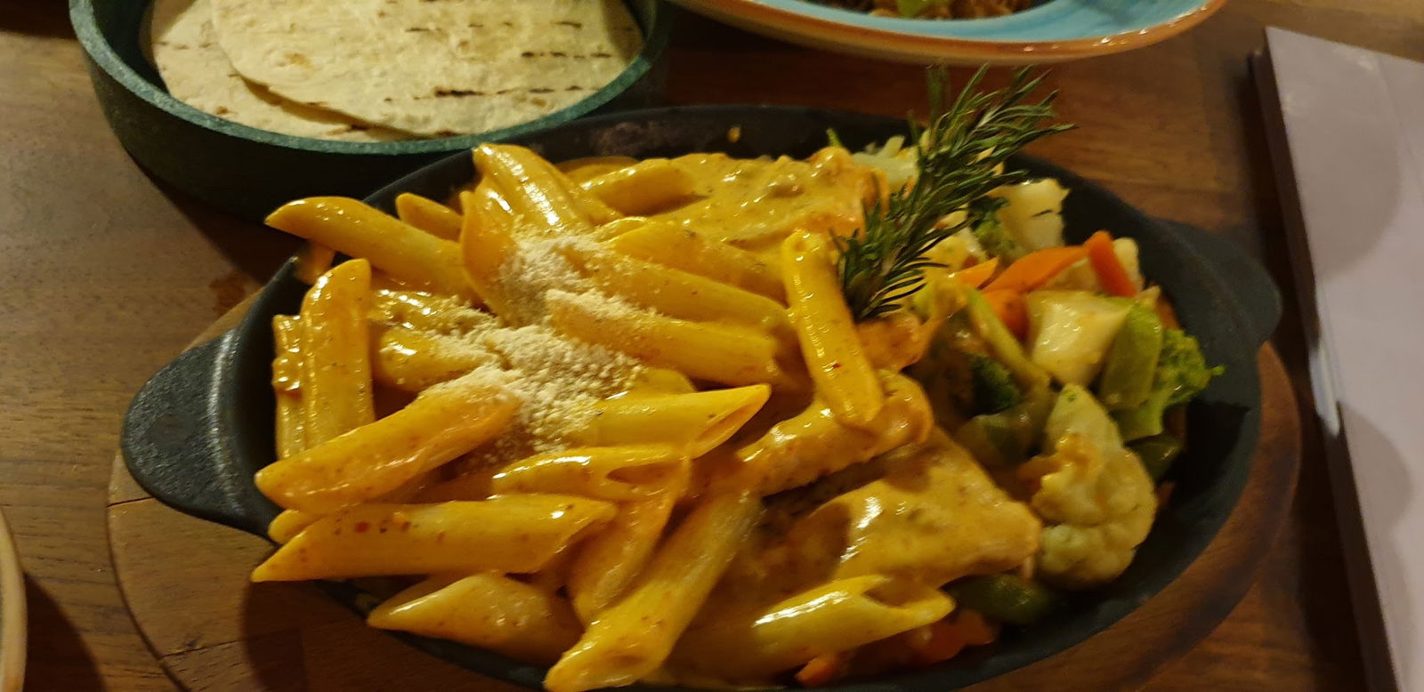 Trend 216 Cafe Restaurant