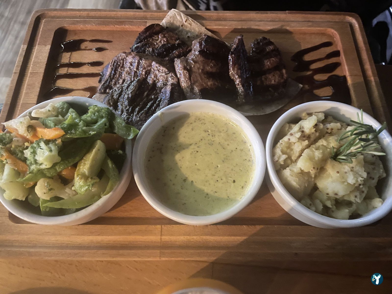 Trend 216 Cafe Restaurant