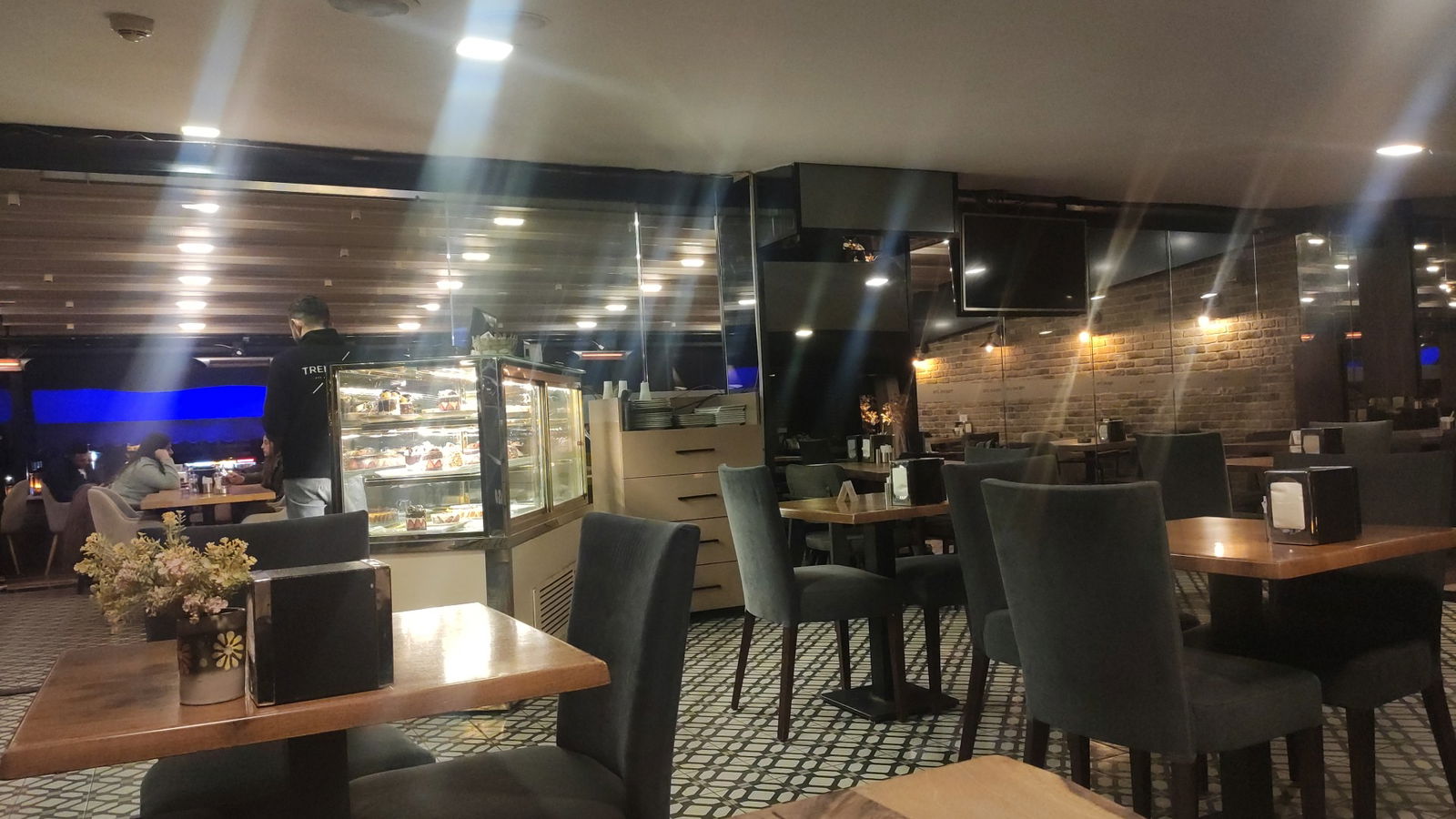 Trend 216 Cafe Restaurant