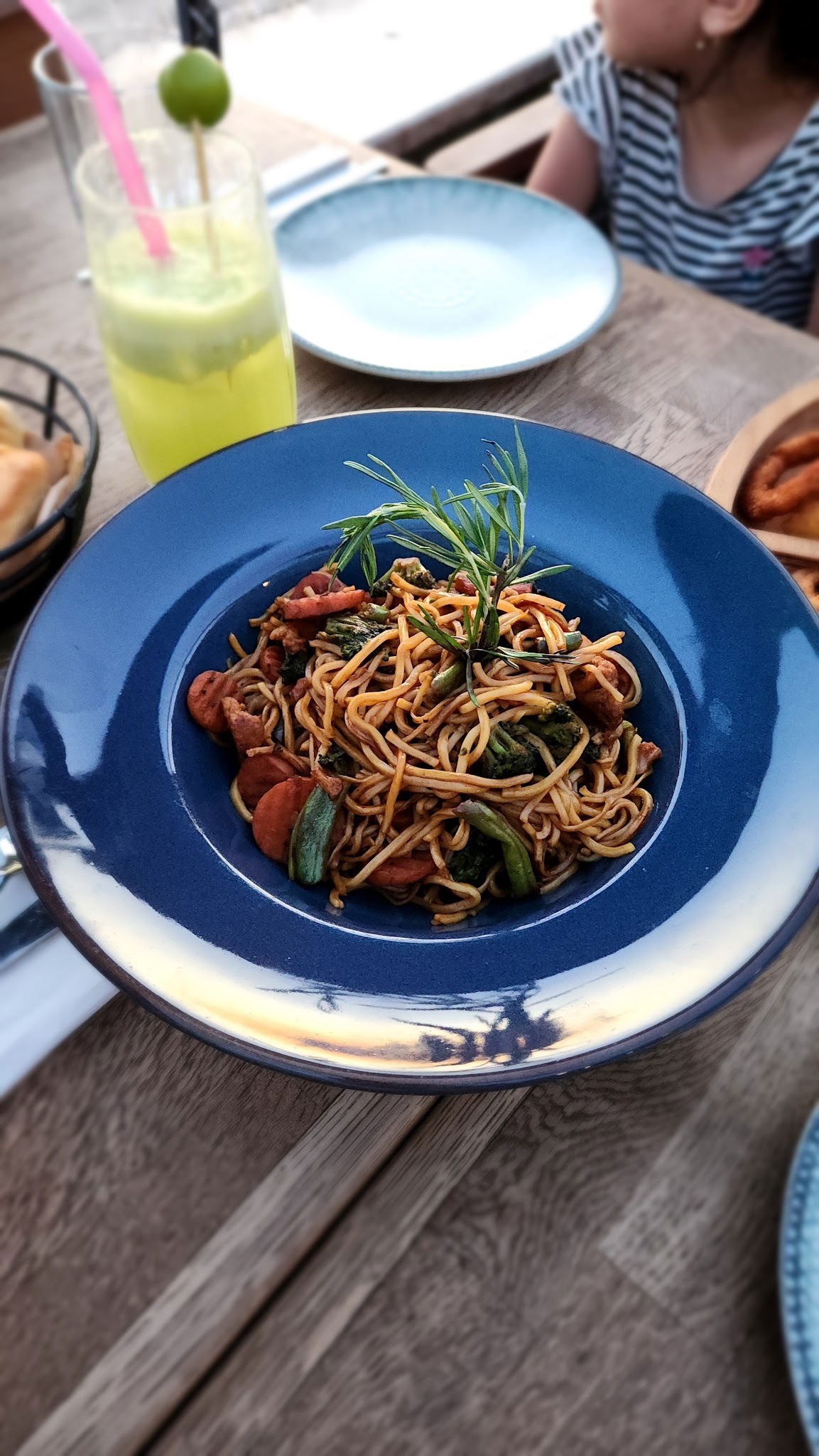 Trend 216 Cafe Restaurant