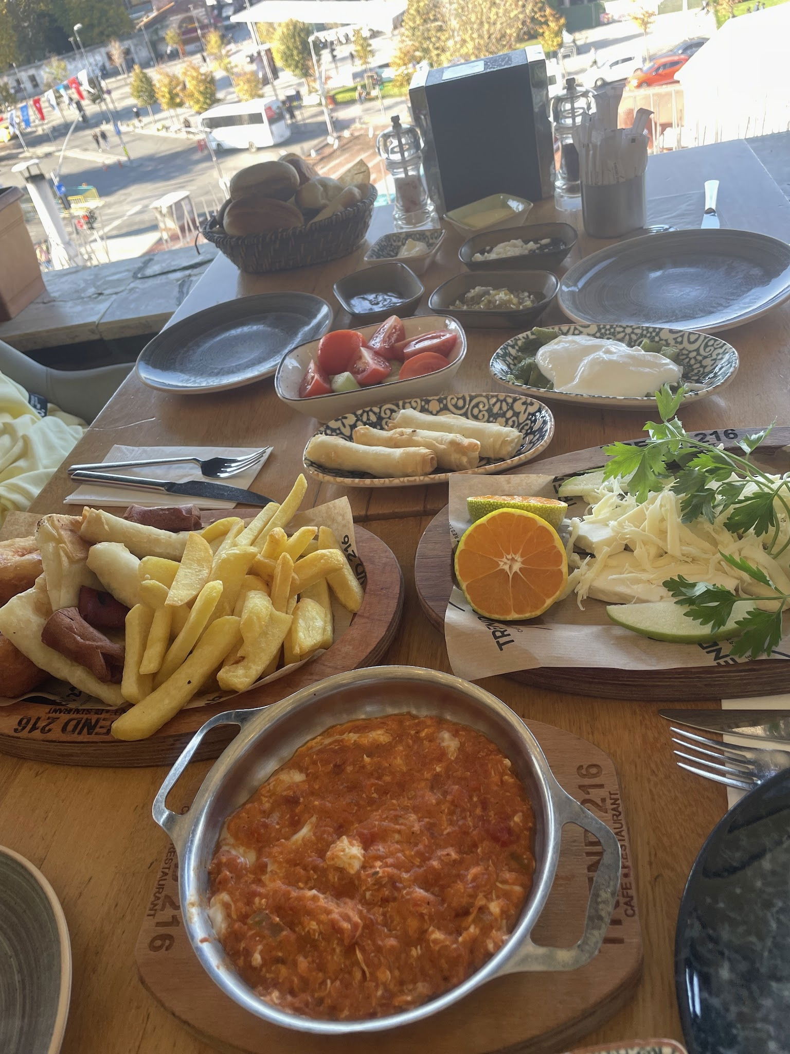 Trend 216 Cafe Restaurant