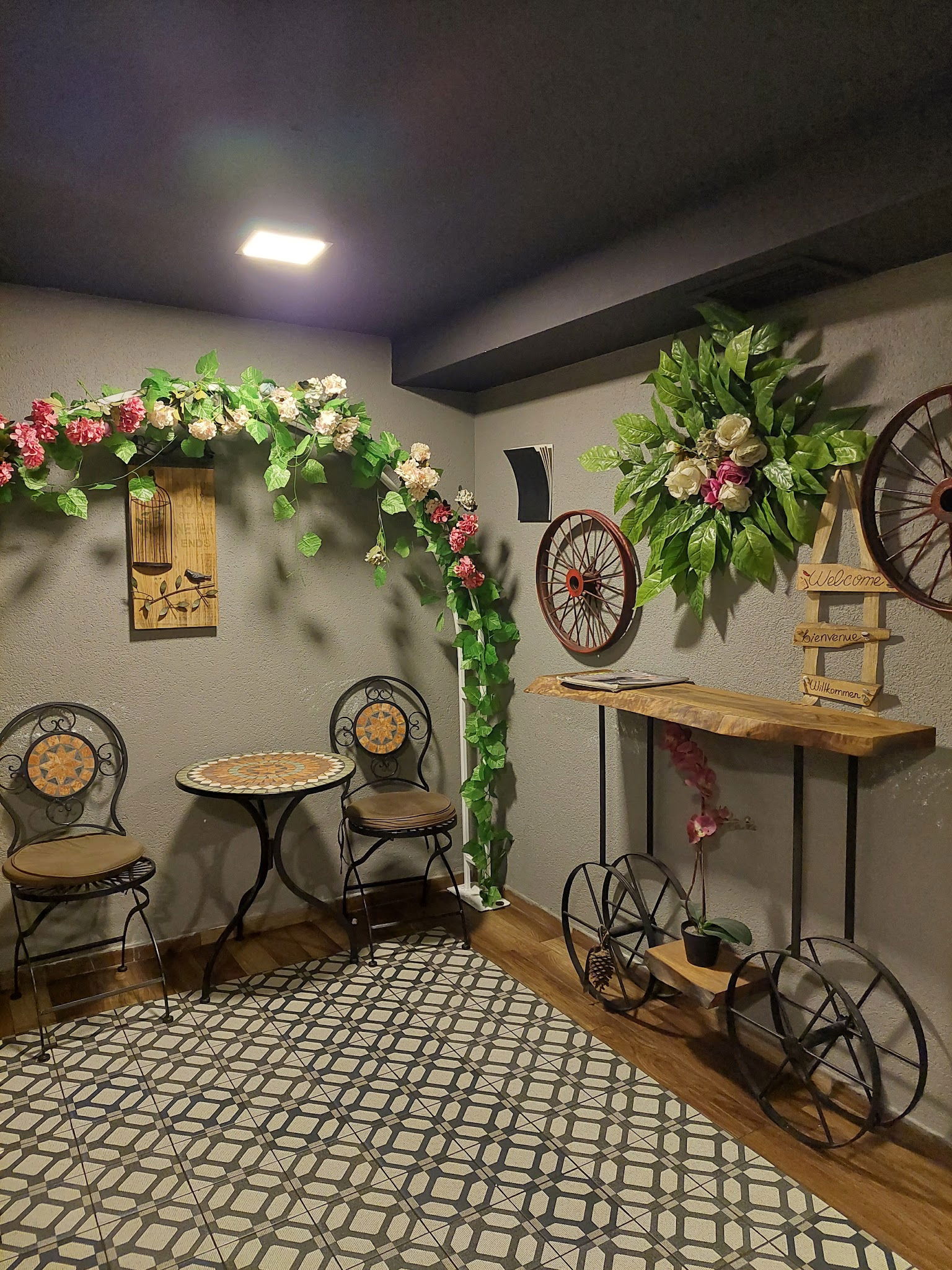 Trend 216 Cafe Restaurant