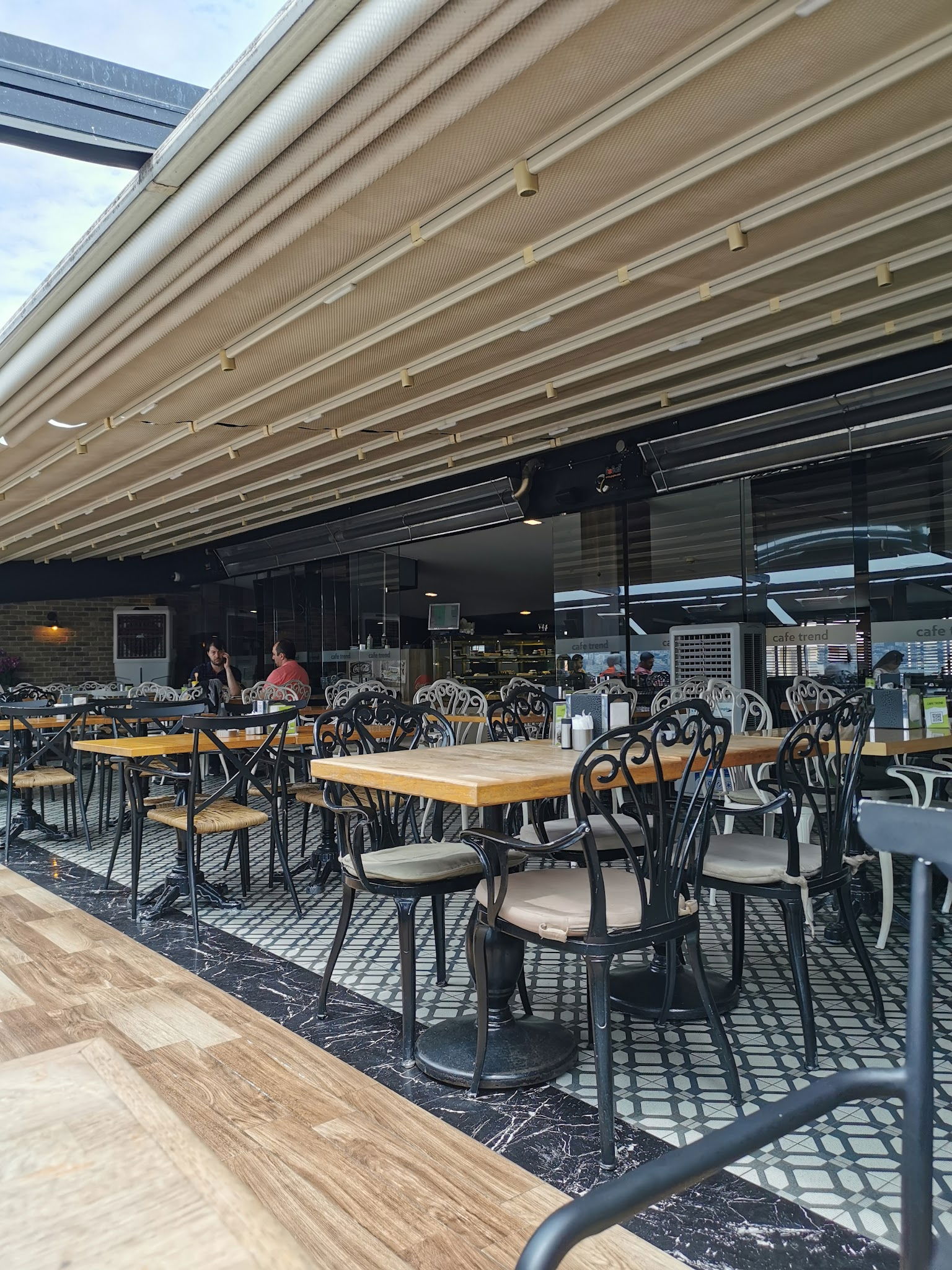 Trend 216 Cafe Restaurant