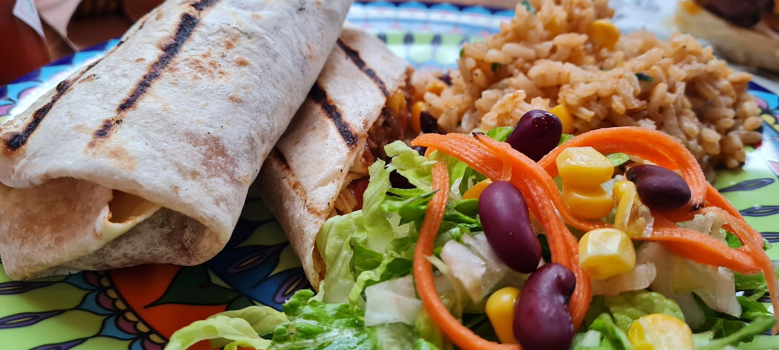 Two Amigos Taco Bornova