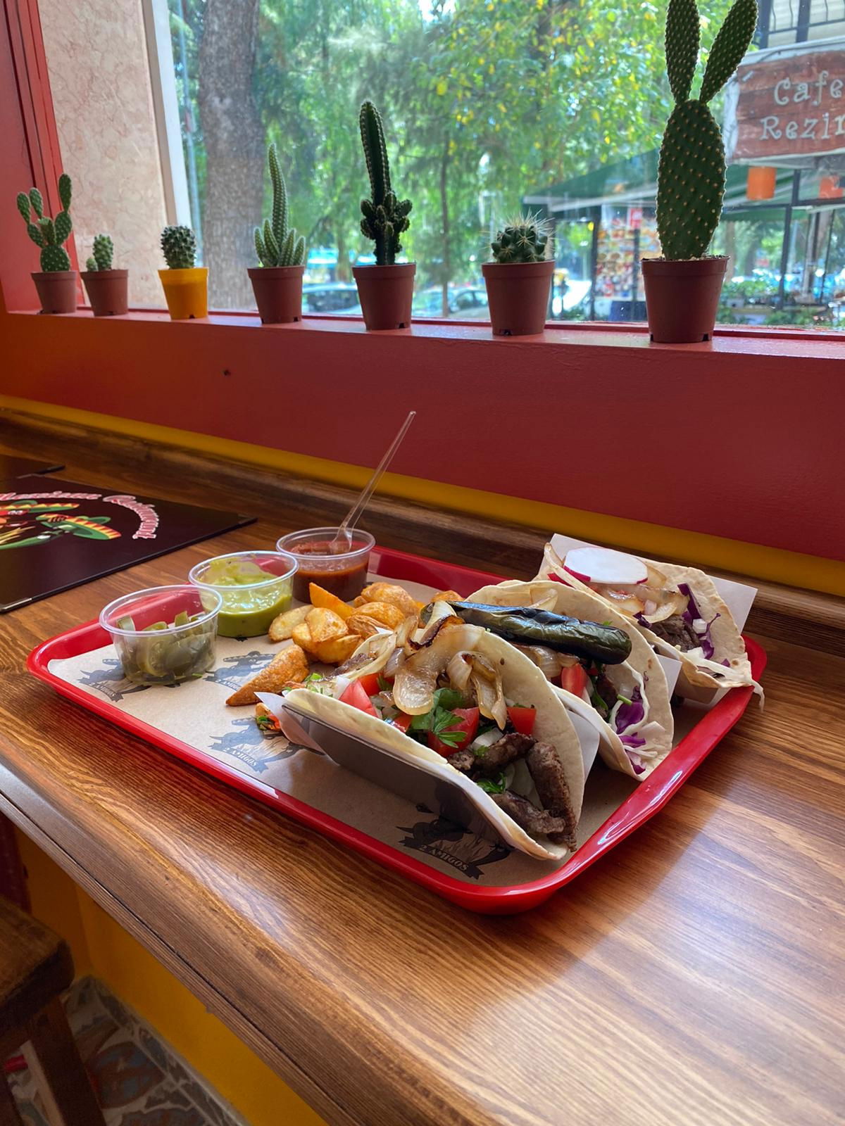 Two Amigos Taco Bornova