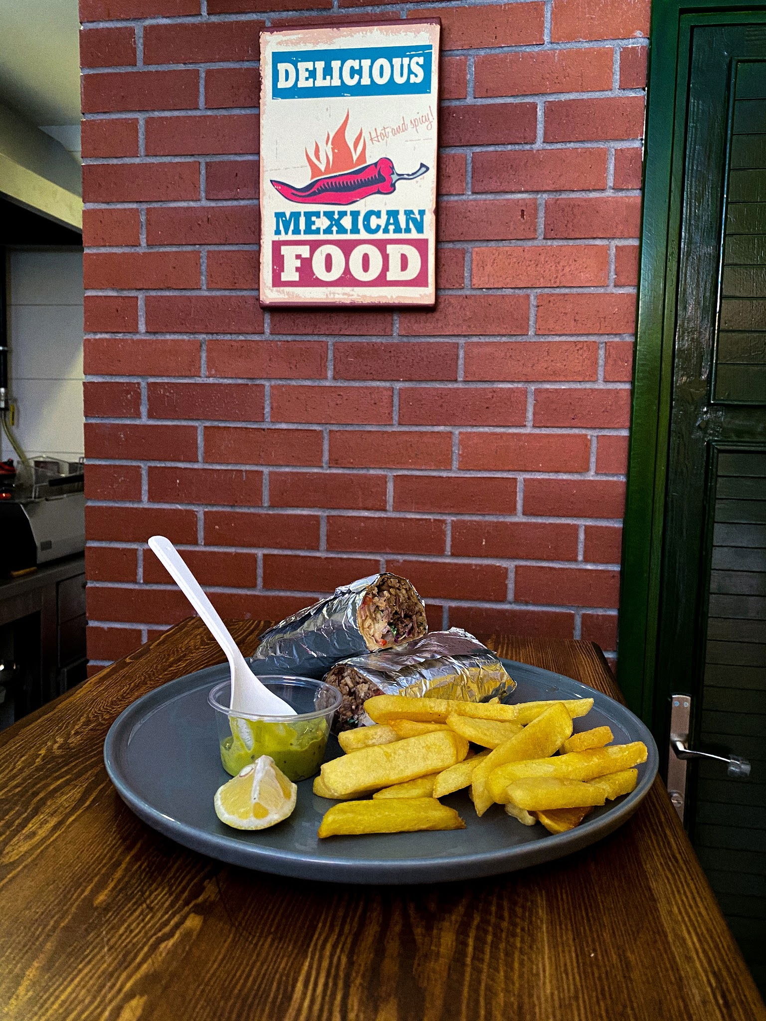 Two Amigos Taco Bornova