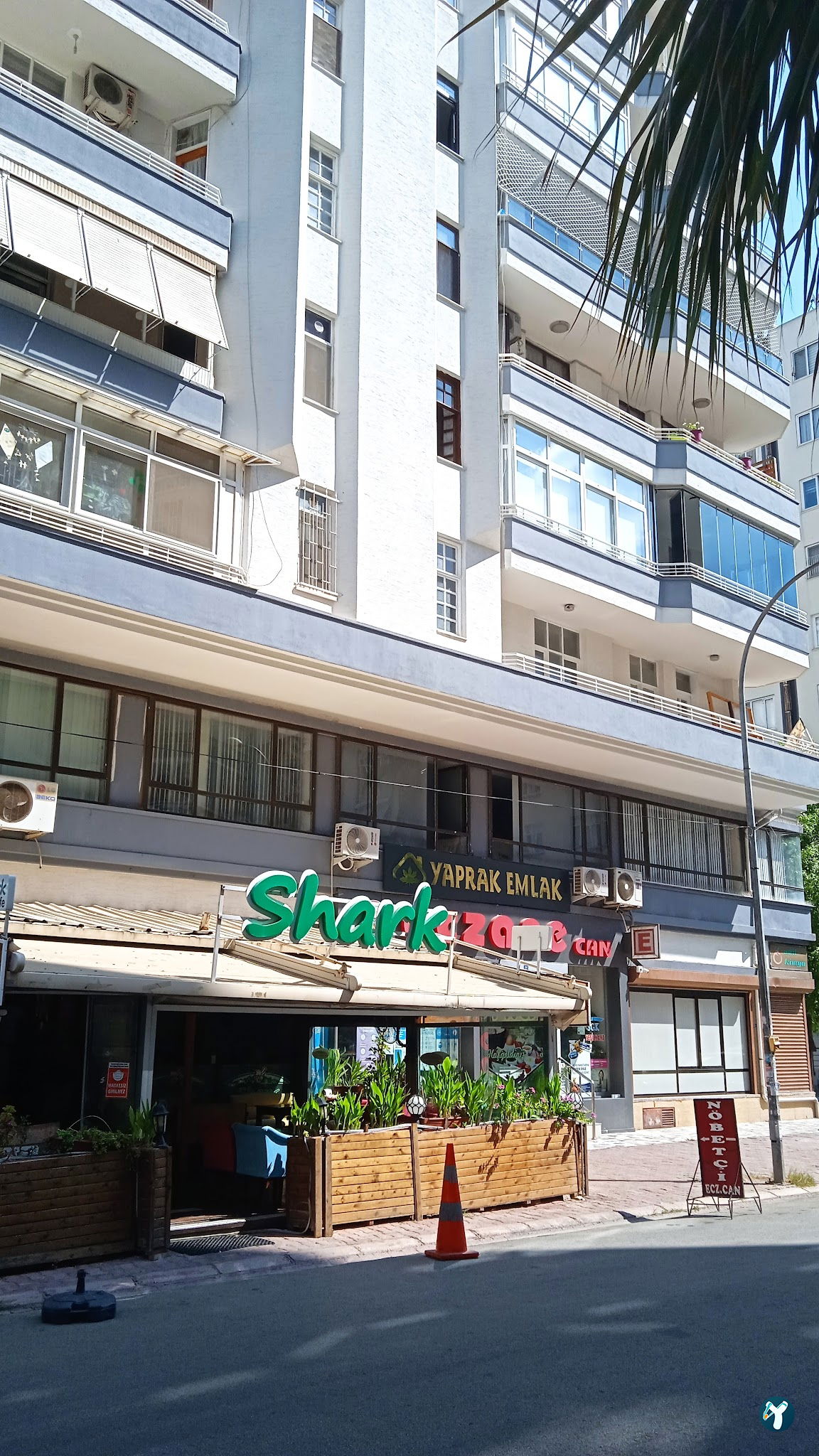 Yakamoz Cafe