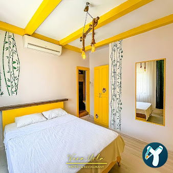 Vera Urla Hotel & Restaurant