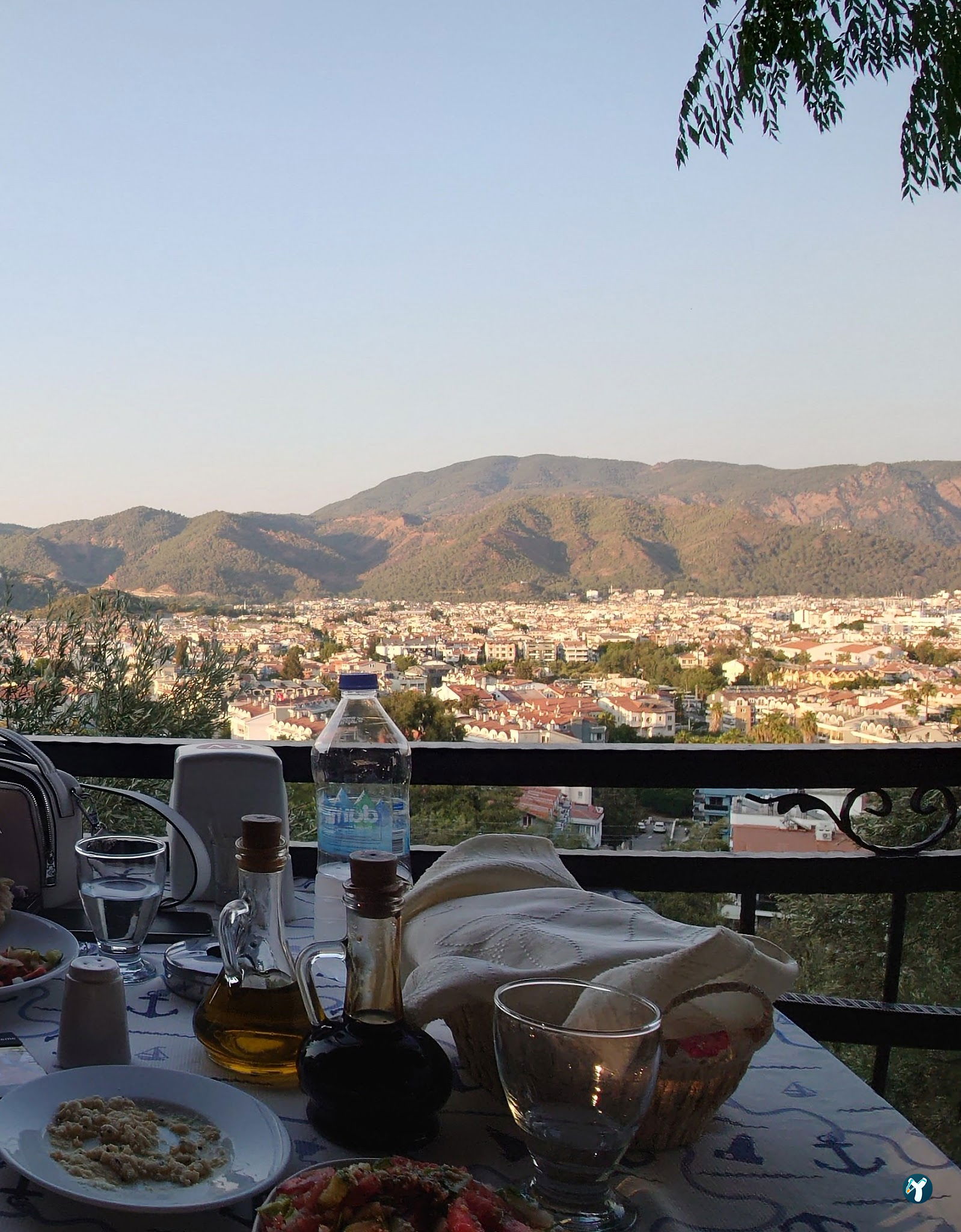 Şahi̇n Tepesi̇ Restaurant