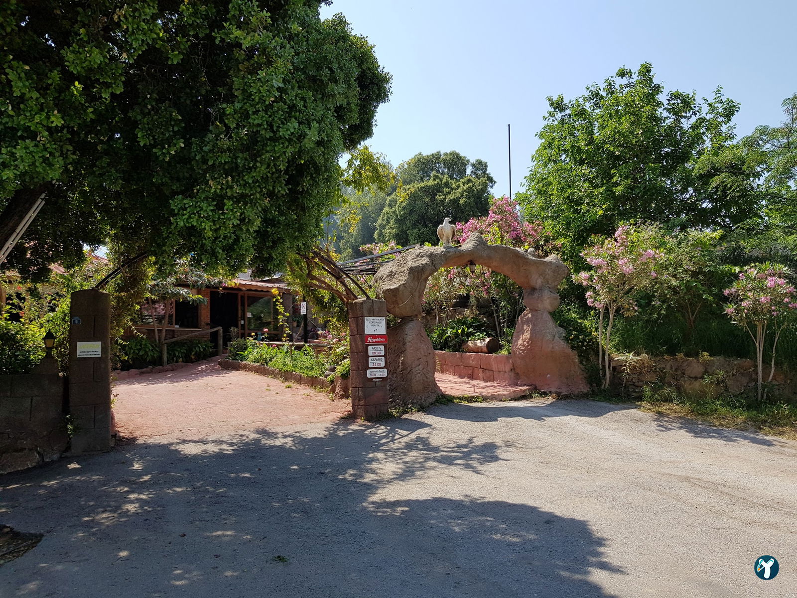 Şahi̇n Tepesi̇ Restaurant