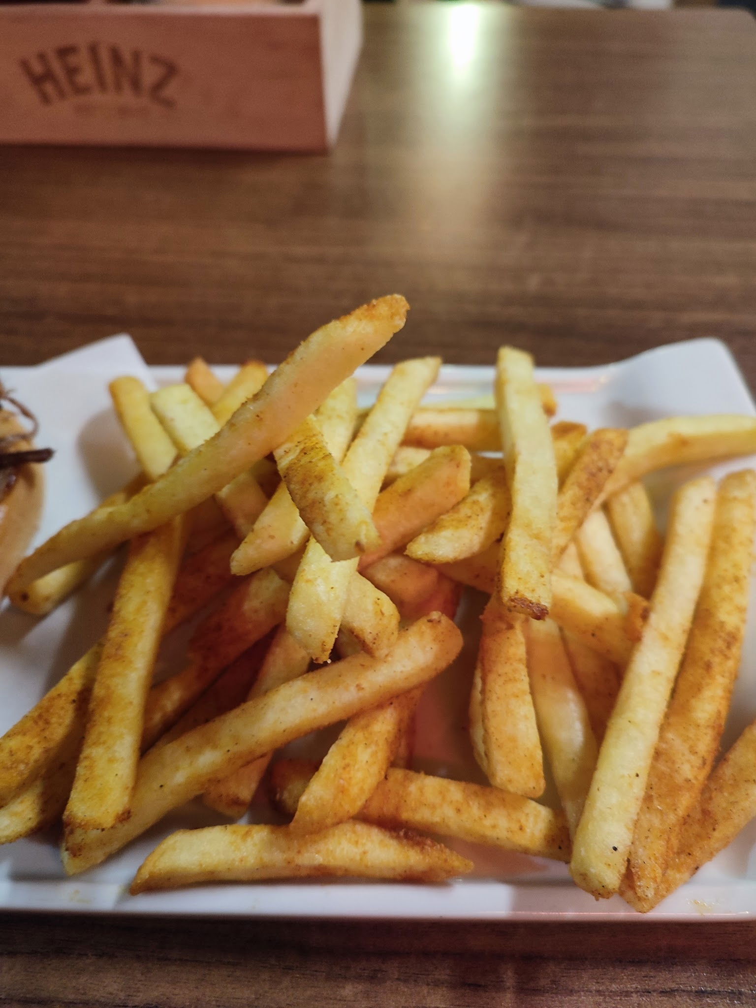 Ozzy Bites - Kurtuluş Pizza & Burger