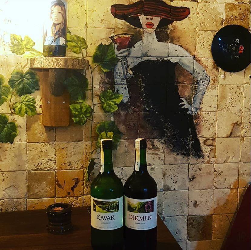 Madam Bordo & Şarap evi & Bar & Alsancak