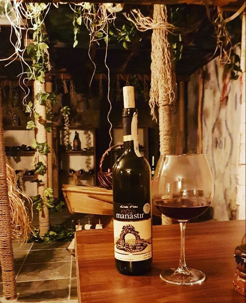 Madam Bordo & Şarap evi & Bar & Alsancak