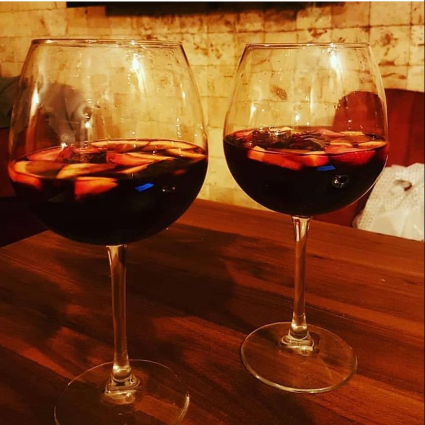 Madam Bordo & Şarap evi & Bar & Alsancak