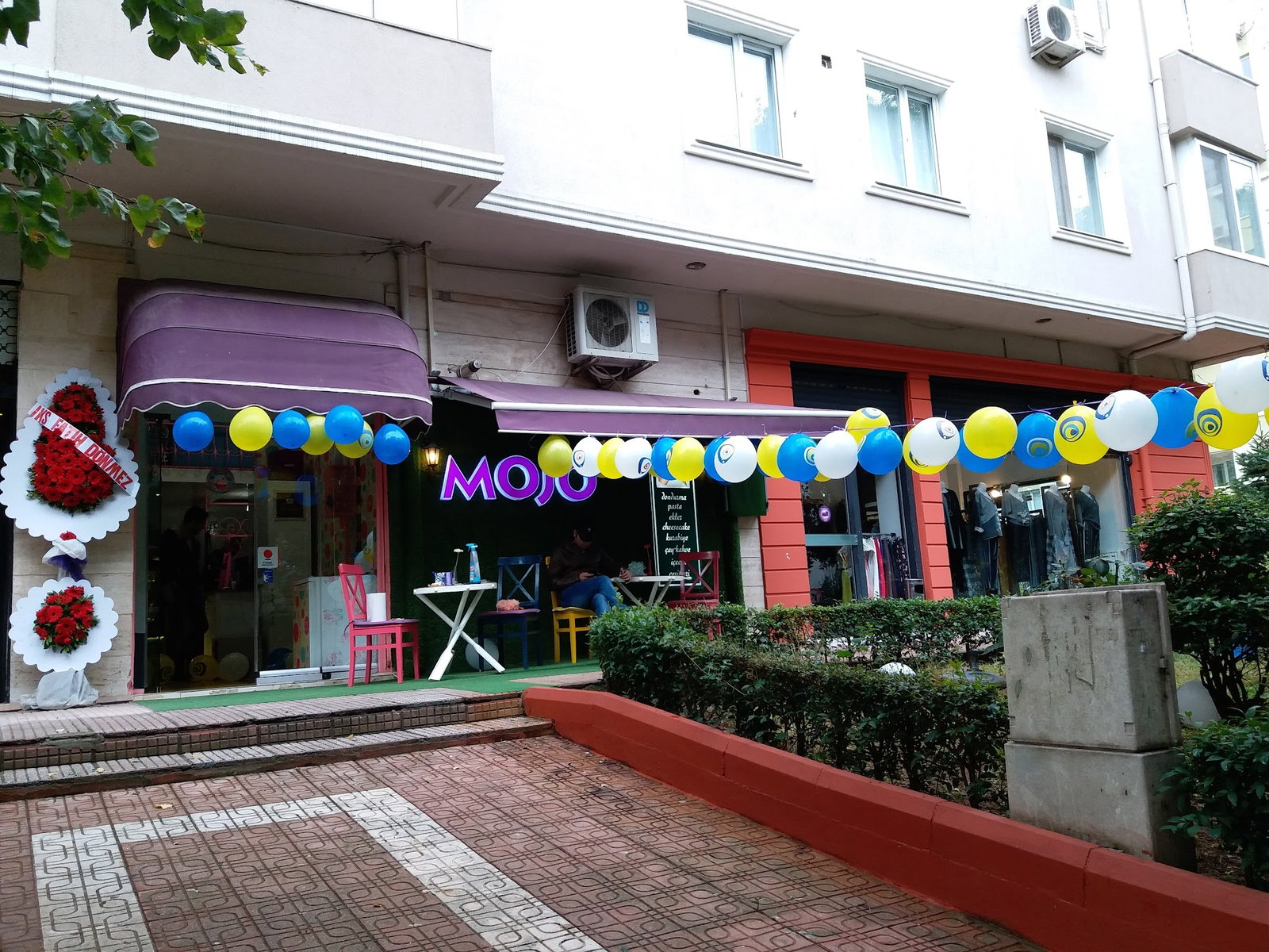 Mojo Movie Cafe