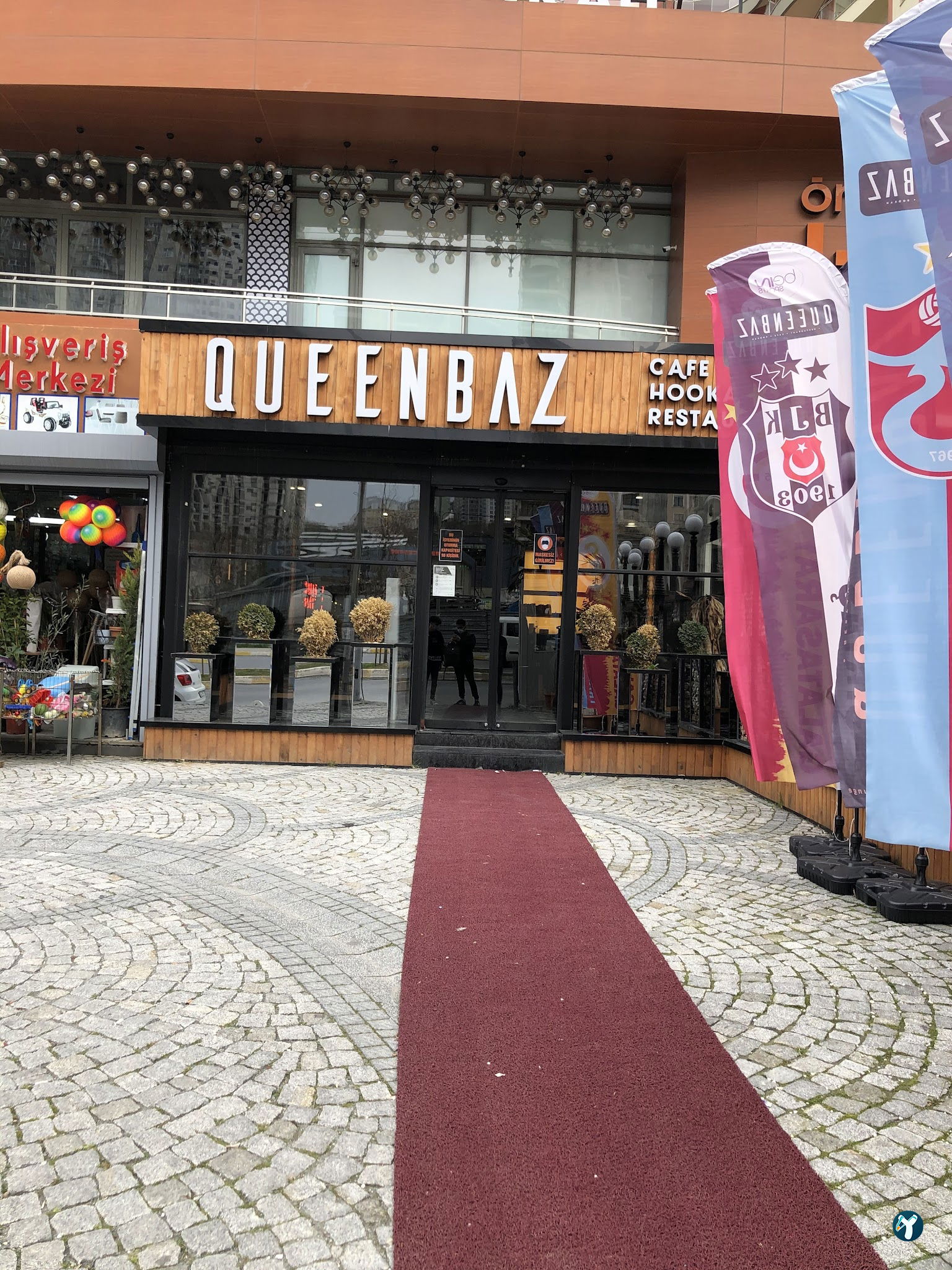 Queenbaz