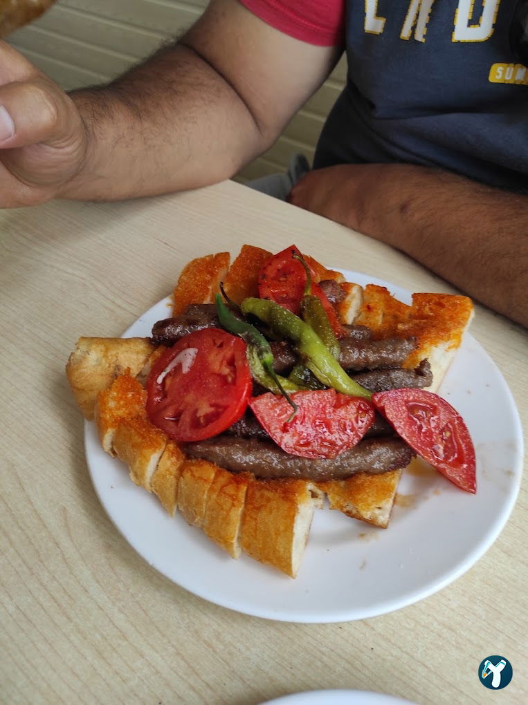 Çatalarmut Köftecisi