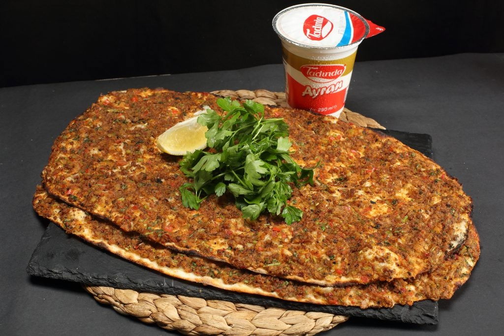 2 Lahmacun + Ayran