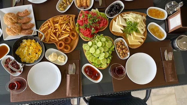 Yasemin Cafe resimleri