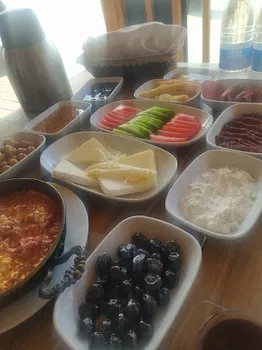Meşhur MENEMENCİ resimleri