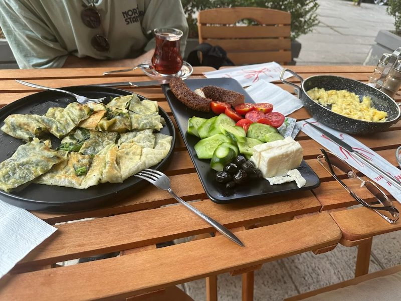 Agah Cafe & Gözleme Unlu Mamüller Yöresel Ürünler