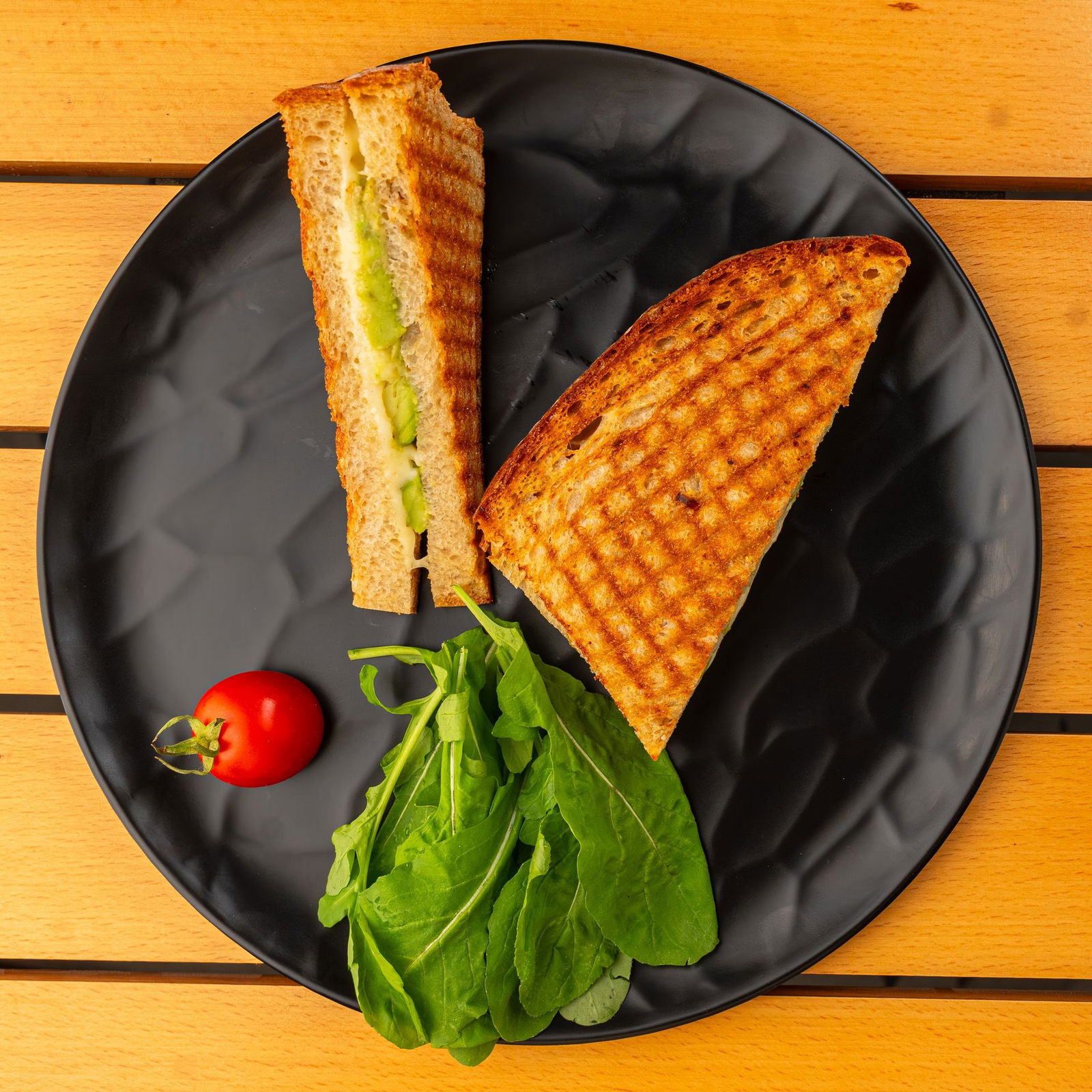 Avokadolu Peynirli Tost 