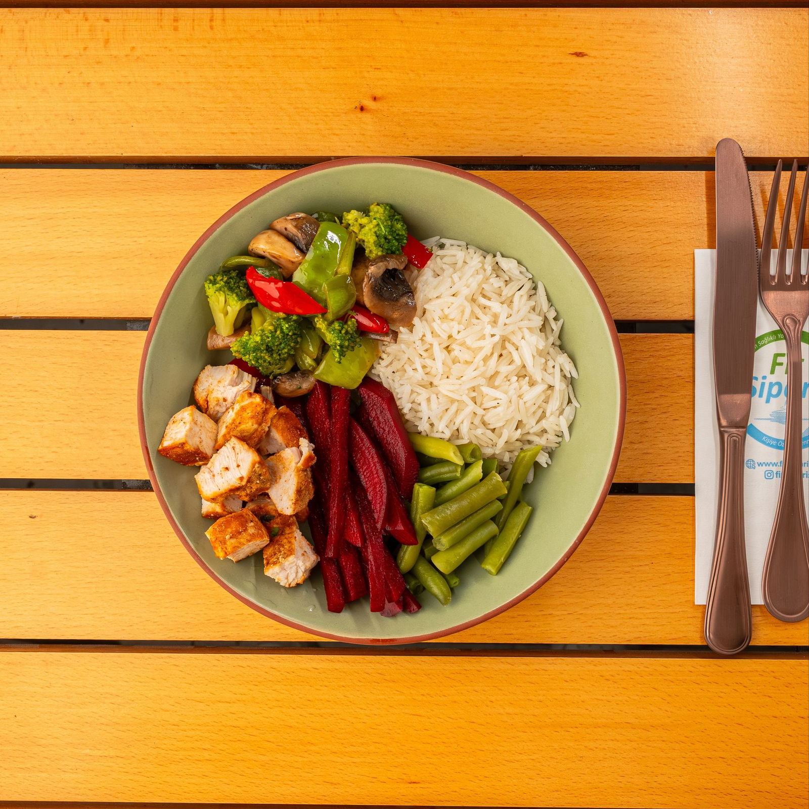 Izgara Hindi Bonfileli Sıcak Kase