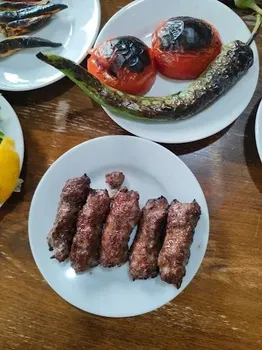 Cemal Usta salihli Odun Köfte resimleri