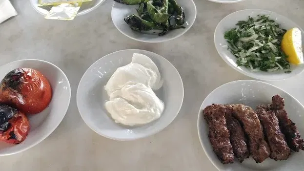 Cemal Usta salihli Odun Köfte resimleri