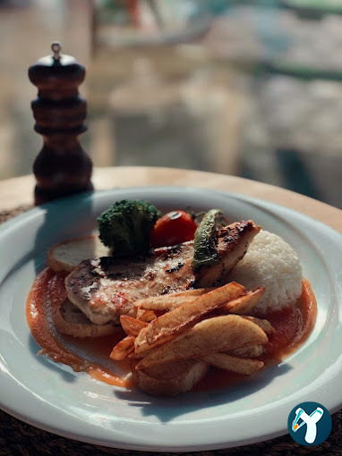 Maya Bistro Restaurant