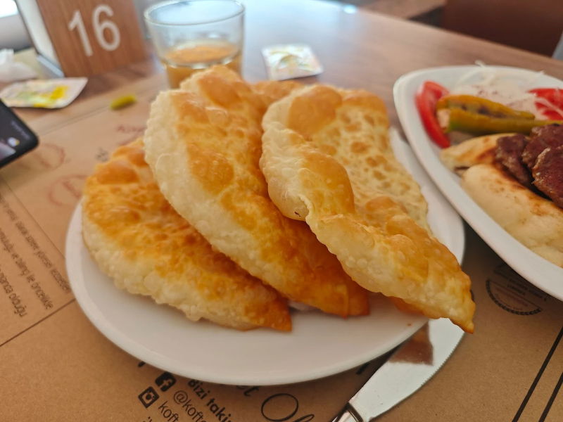 Köftes Balaban Kebap & Çibörek