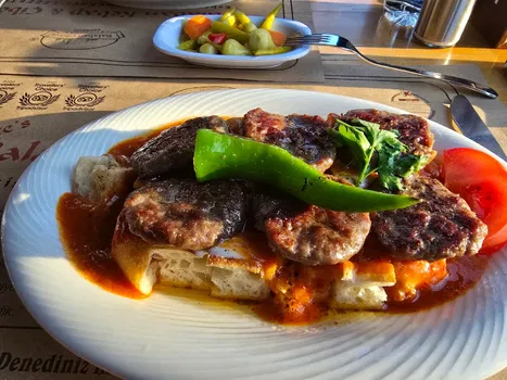 Köftes Balaban Kebap & Çibörek resimleri
