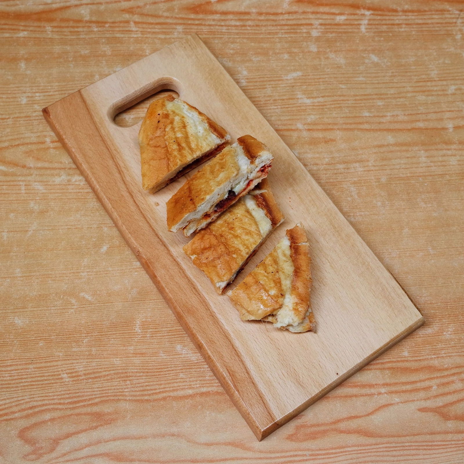 Tam Ekmek Arası Sucuklu Kaşarlı Tost