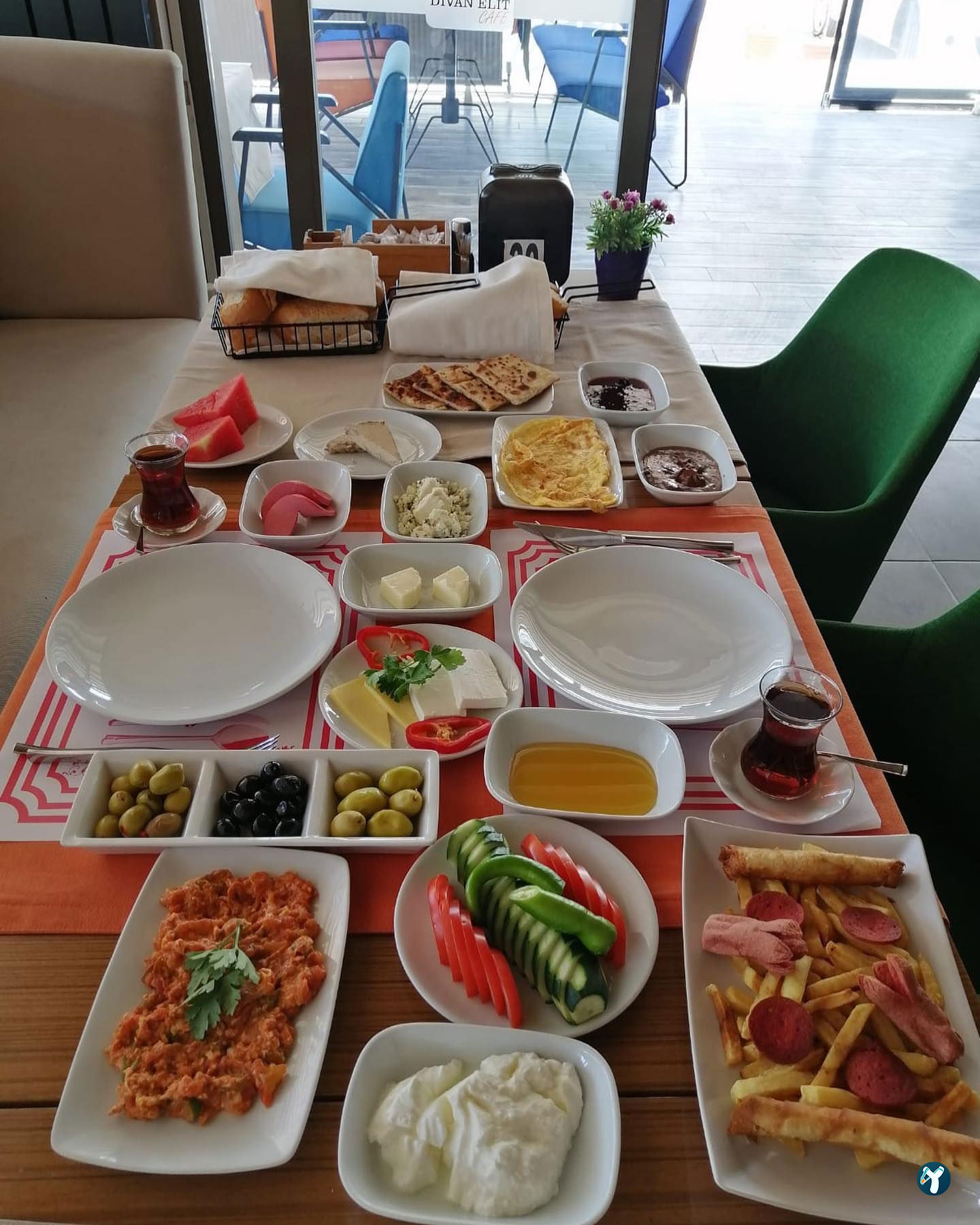 Divan Elit Cafe
