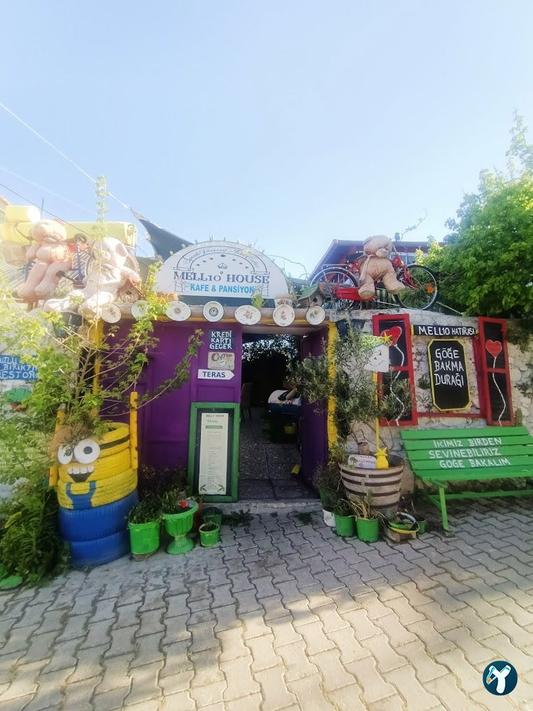 Mell10 House